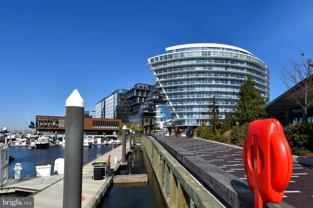 $3,400 | 73 G Street Southwest, Unit 103, Washington, DC 20024