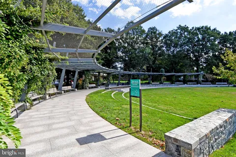 $3,400 | 73 G Street Southwest, Unit 103, Washington, DC 20024