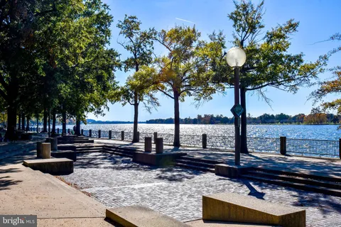 $3,400 | 73 G Street Southwest, Unit 103, Washington, DC 20024