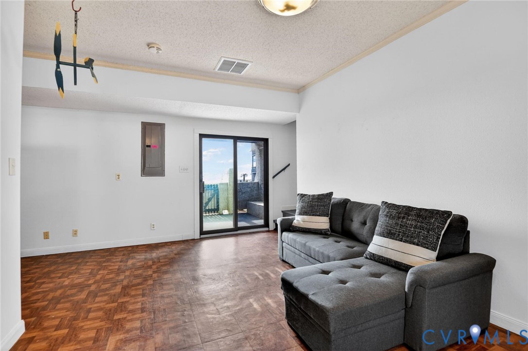 224 North 1st Street Hampton, VA 23664 - Photo 4 of 9