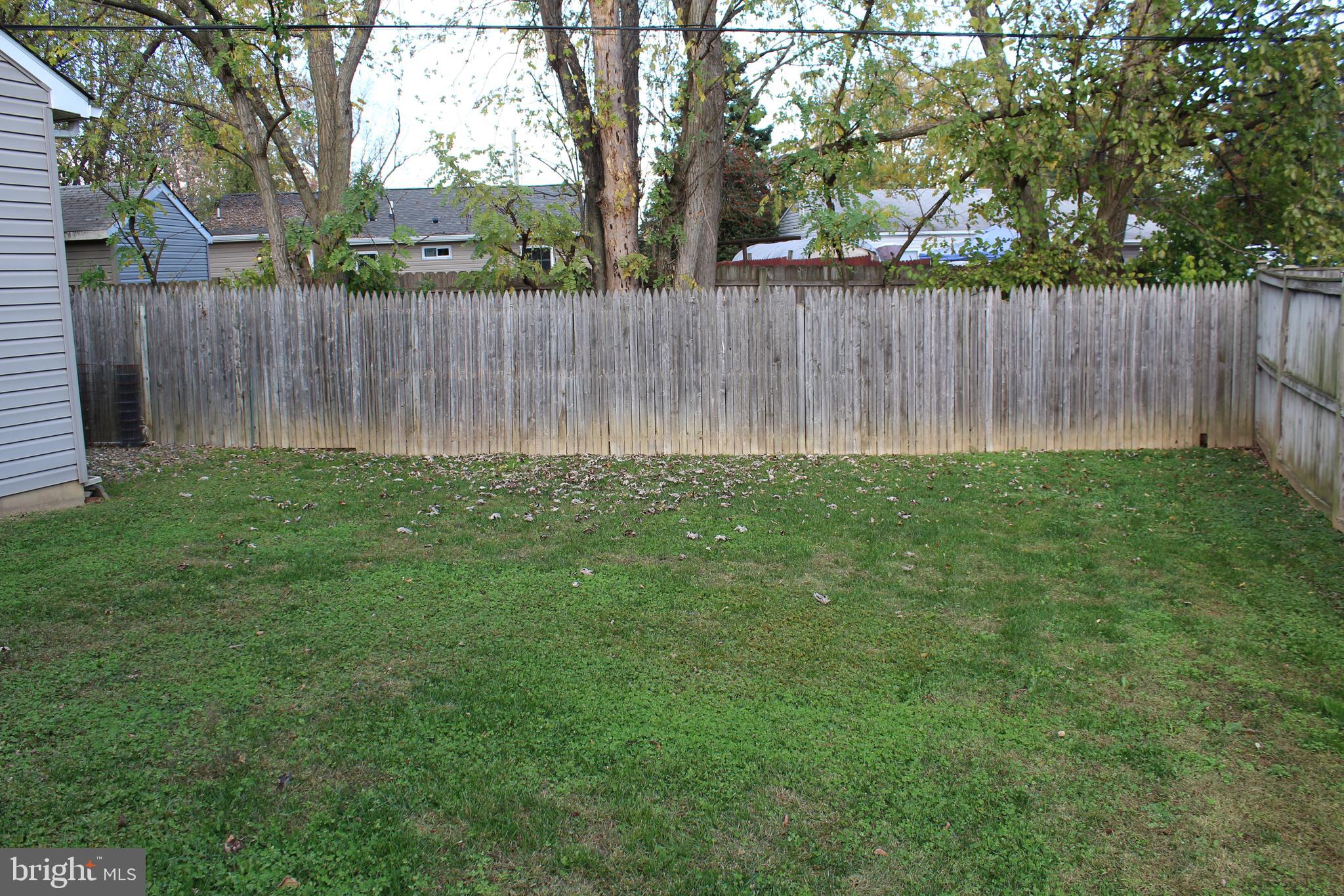 17 Angola Road New Castle, DE 19720 - Photo 16 of 28 Back yard