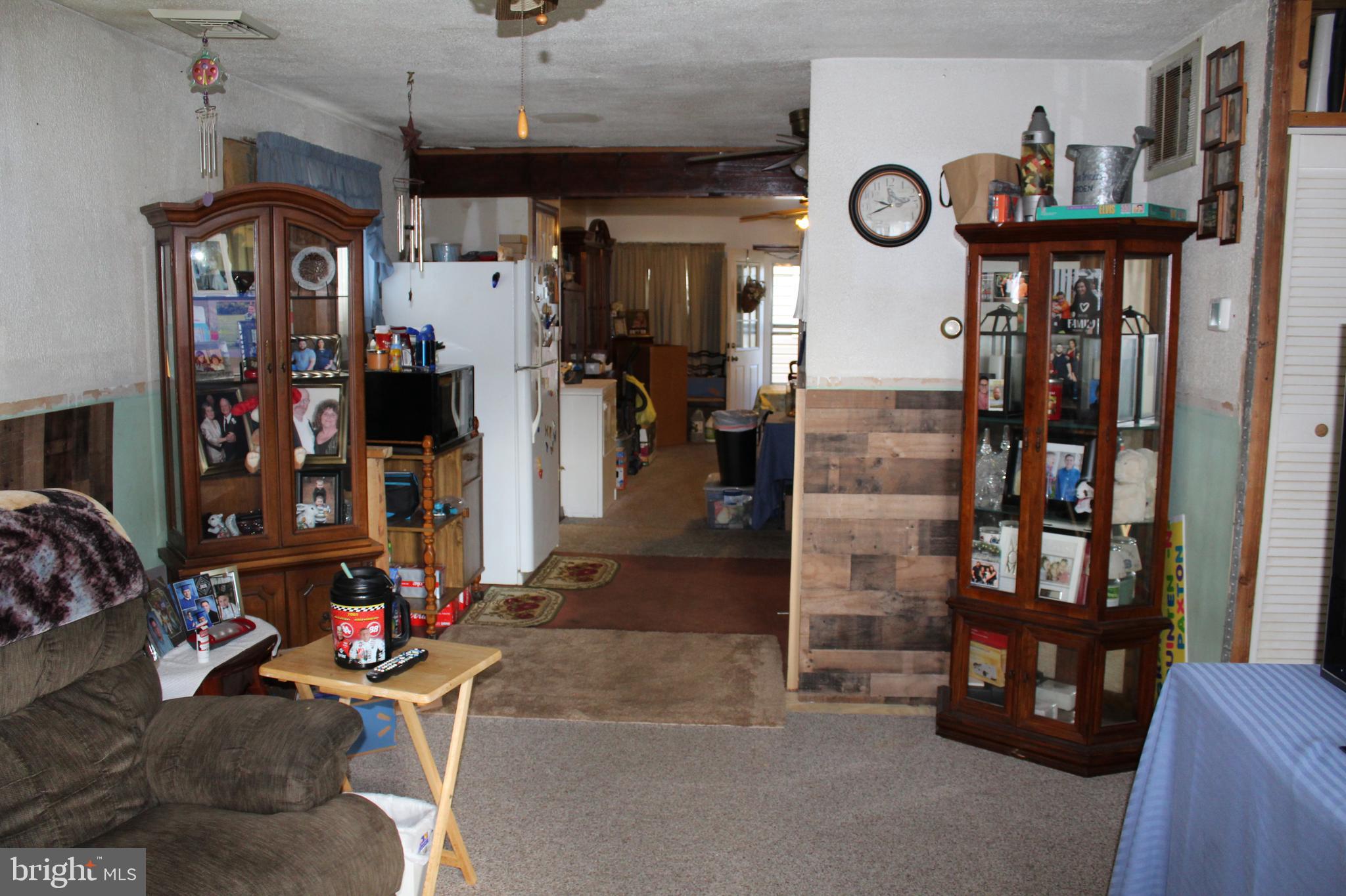 17 Angola Road New Castle, DE 19720 - Photo 3 of 28 Living room