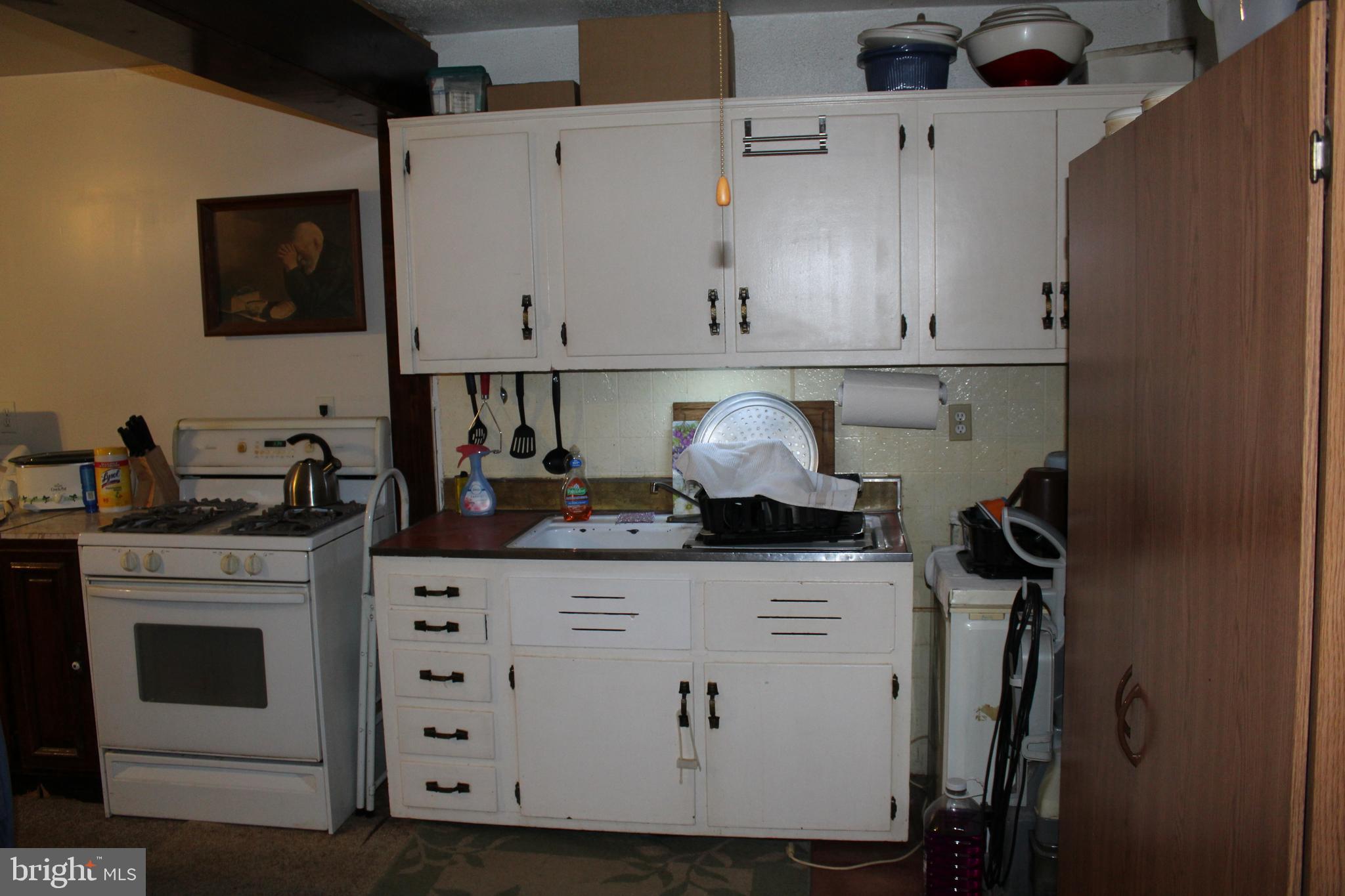 17 Angola Road New Castle, DE 19720 - Photo 8 of 28 Kitchen