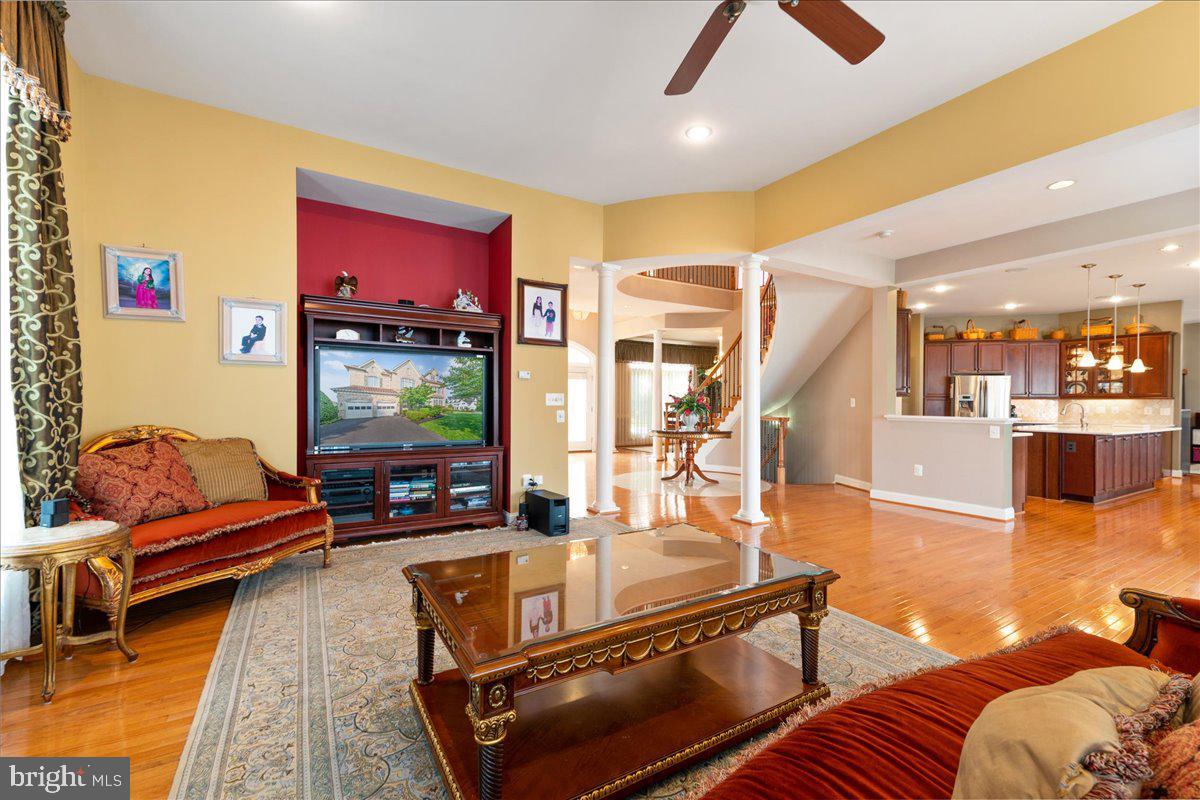 8233 Roxborough Loop Gainesville, VA 20155 - Photo 12 of 74 Gallery Image 12