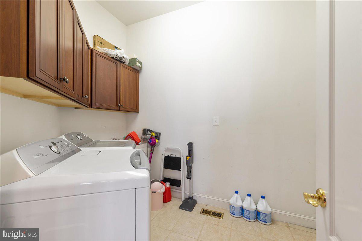 8233 Roxborough Loop Gainesville, VA 20155 - Photo 24 of 74 Gallery Image 24
