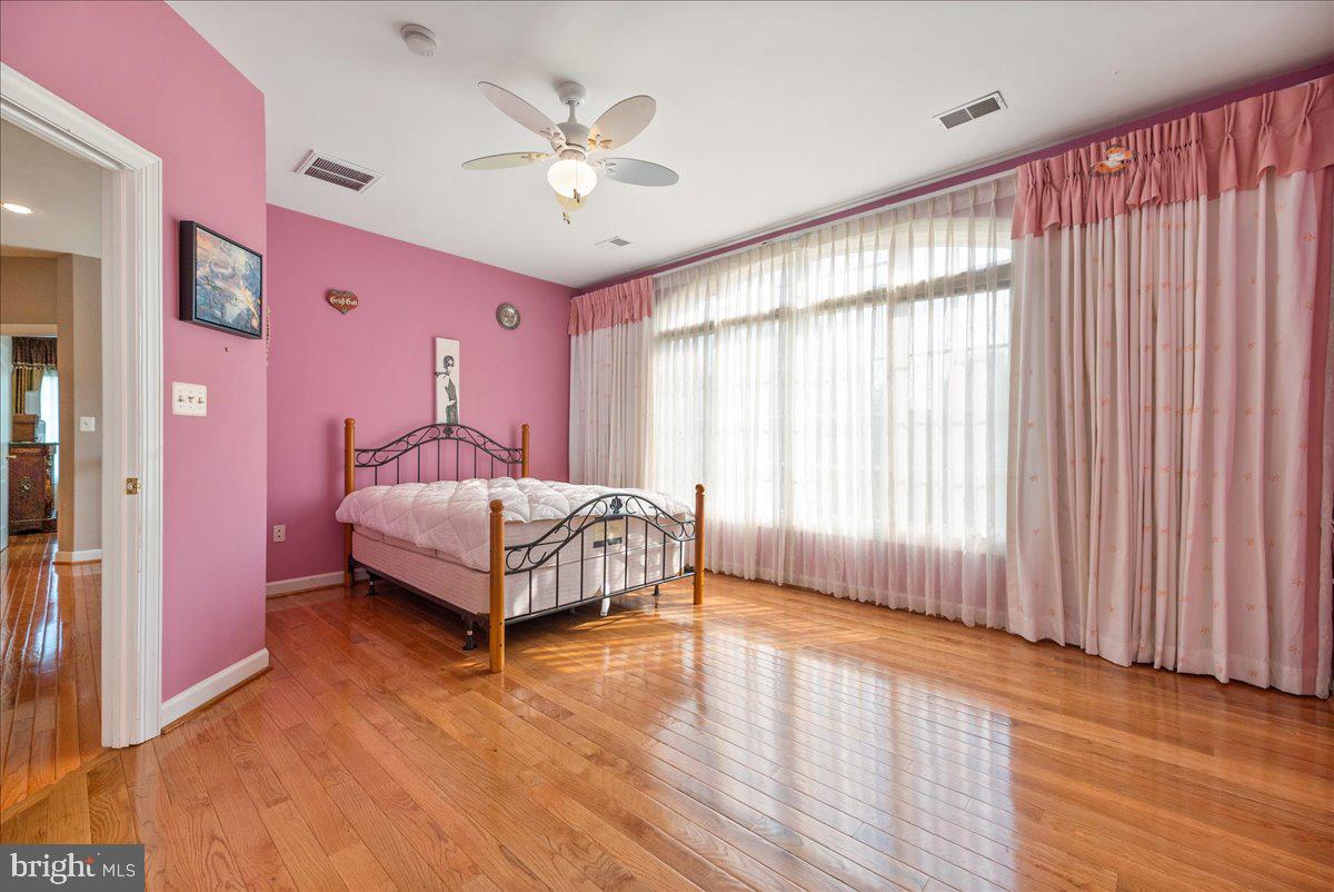 8233 Roxborough Loop Gainesville, VA 20155 - Photo 35 of 74 Gallery Image 35