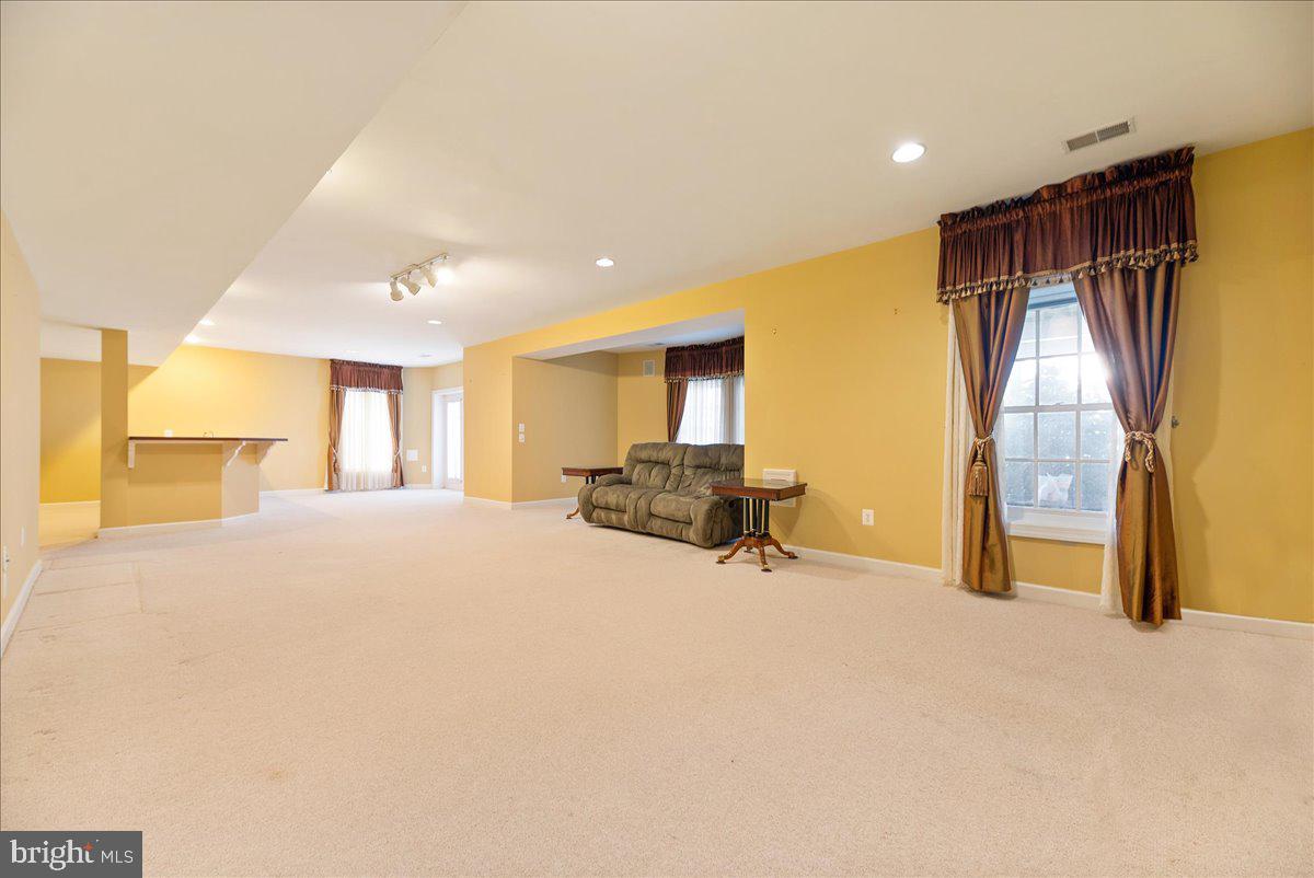 8233 Roxborough Loop Gainesville, VA 20155 - Photo 50 of 74 Gallery Image 50