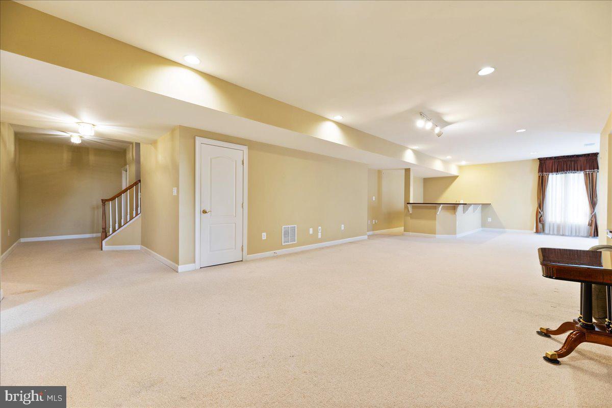 8233 Roxborough Loop Gainesville, VA 20155 - Photo 51 of 74 Gallery Image 51