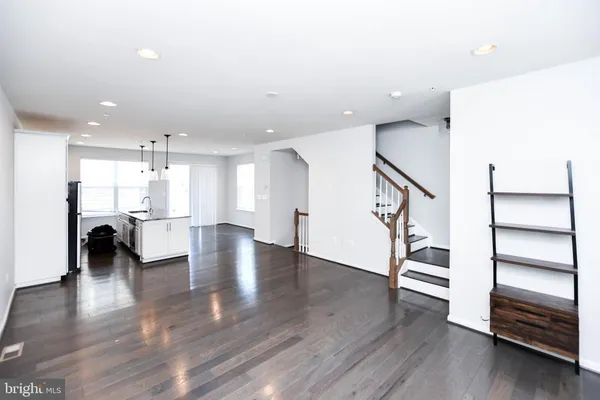 $4,275 | 608 1/2 Parkside Place Northeast, Washington, DC 20019