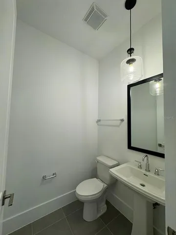 a empty walk in closet