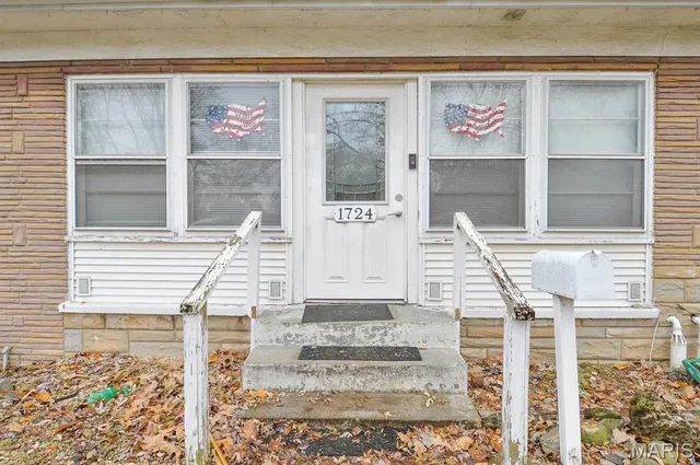 $30,000 | 1724 Sycamore Street, Granite City, IL 62040