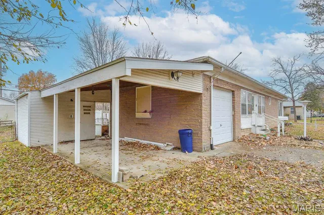 $30,000 | 1724 Sycamore Street, Granite City, IL 62040