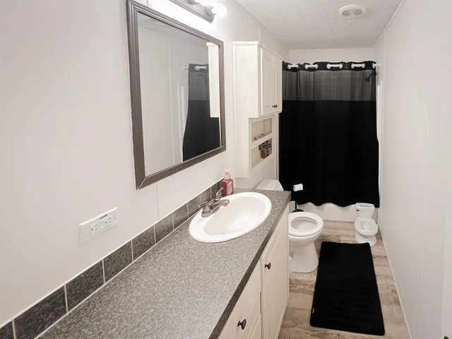 $525,000 | 7890-1 Highway 18, Hickory Valley, TN 38042