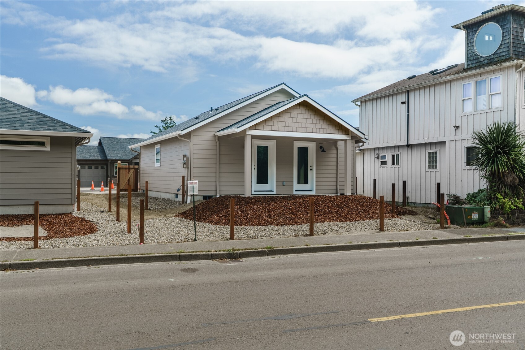 117 7th Street Southwest Long Beach, WA 98631 - Photo 18 of 25 a view of a house with street