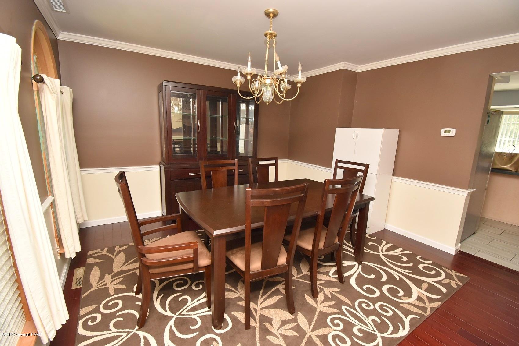 2390 Mountain Road Stroudsburg, PA 18360 - Photo 29 of 78 7 Dining Room (1)