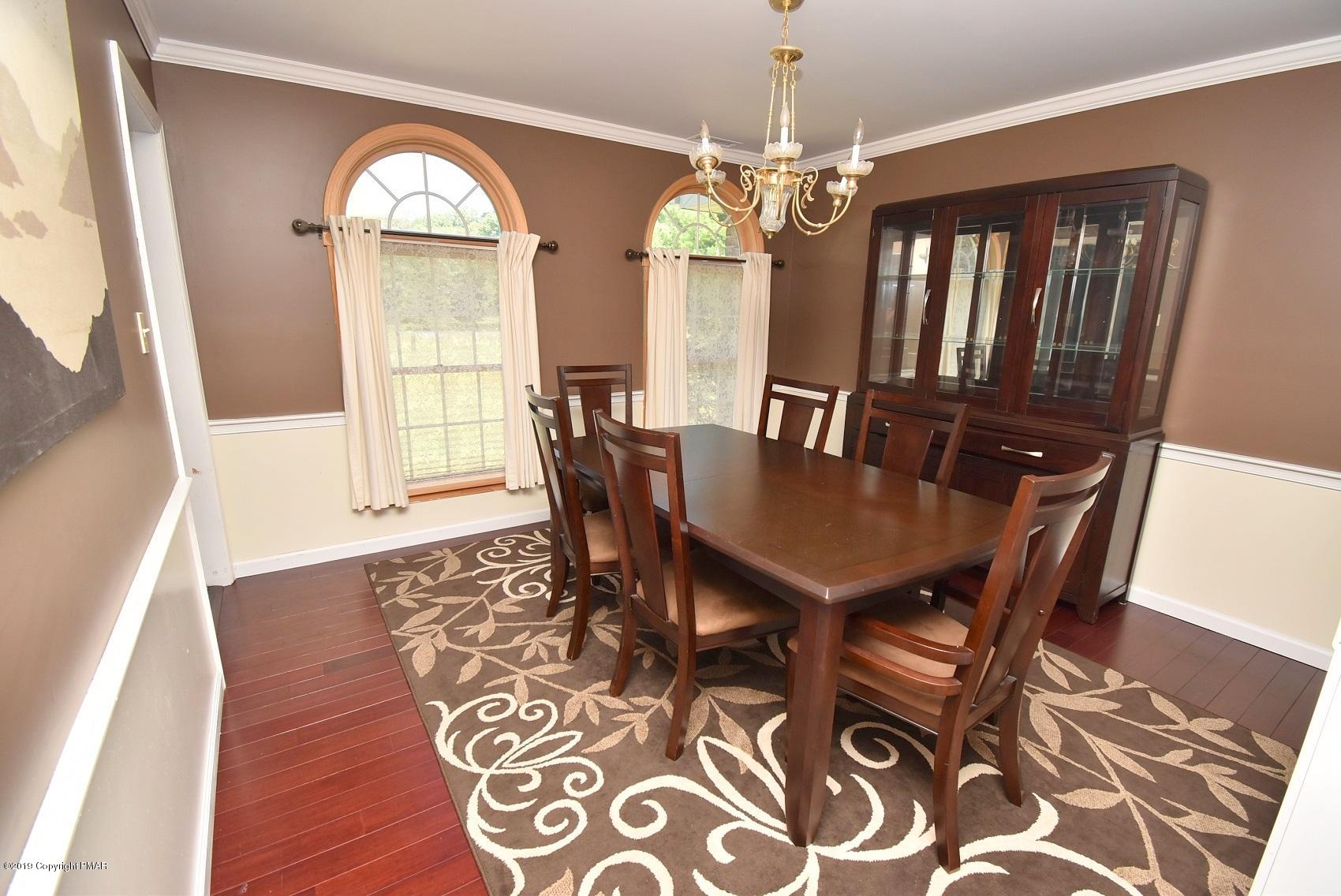 2390 Mountain Road Stroudsburg, PA 18360 - Photo 30 of 78 7 Dining Room (2)