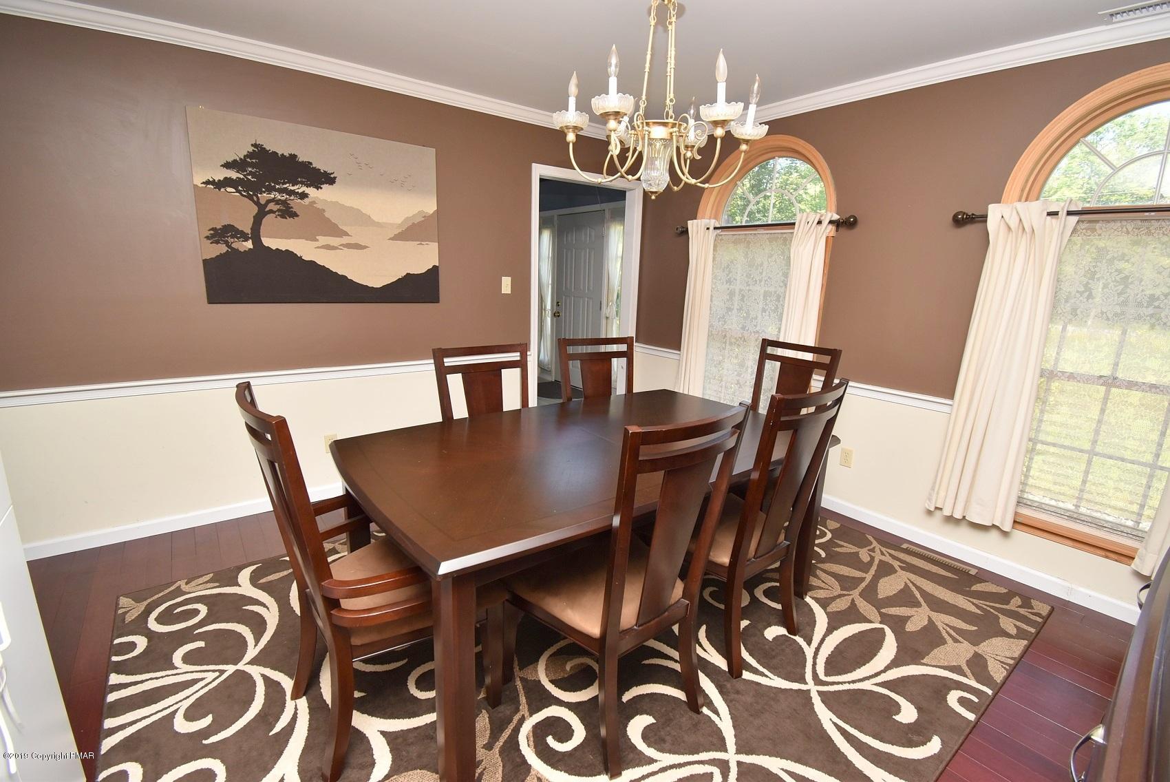 2390 Mountain Road Stroudsburg, PA 18360 - Photo 31 of 78 7 Dining Room (3)