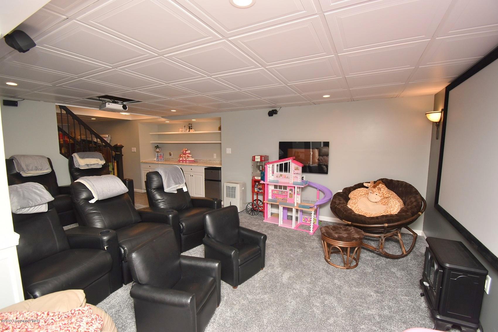 2390 Mountain Road Stroudsburg, PA 18360 - Photo 57 of 78 14 Lower Level (9)