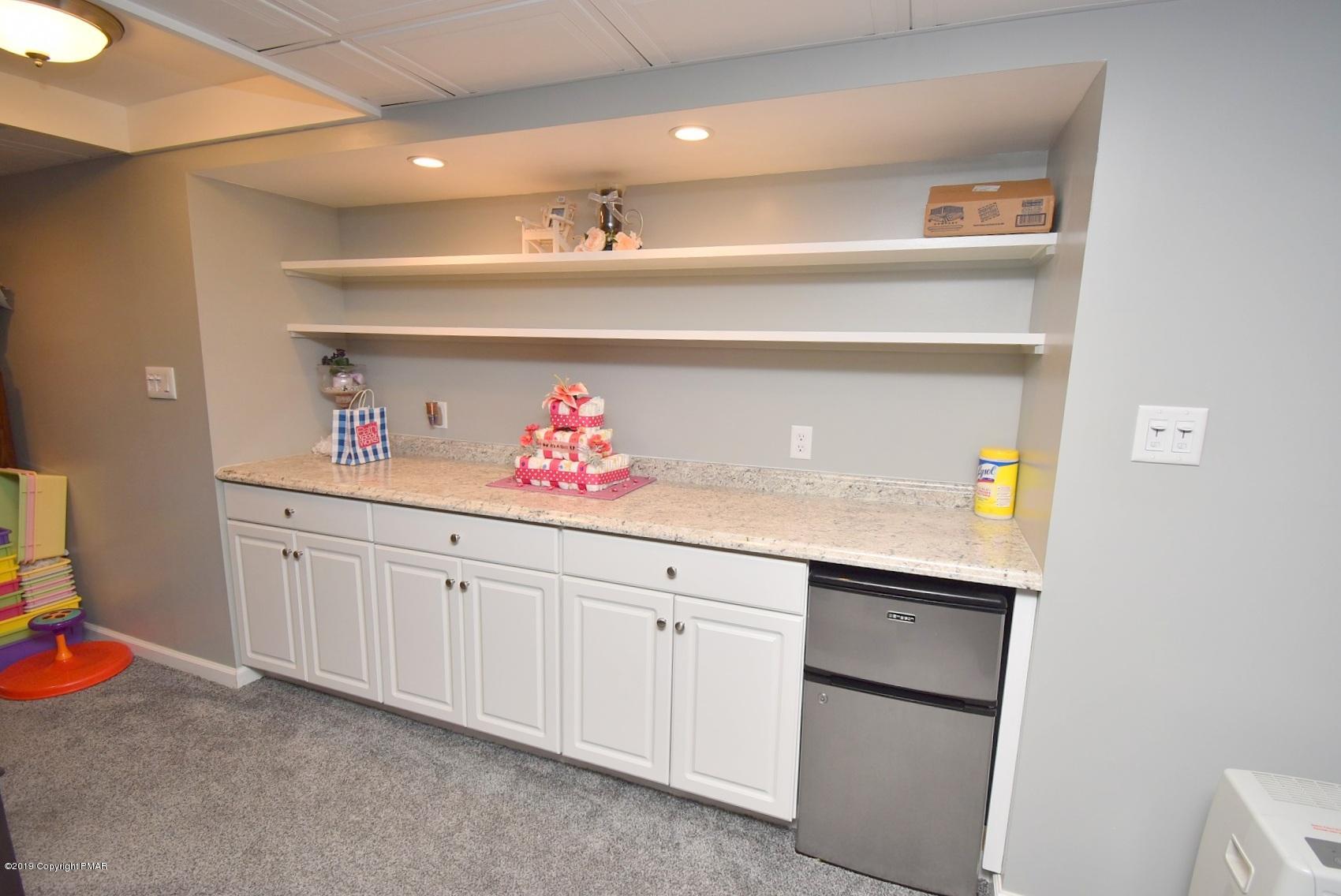 2390 Mountain Road Stroudsburg, PA 18360 - Photo 59 of 78 14 Lower Level (10)