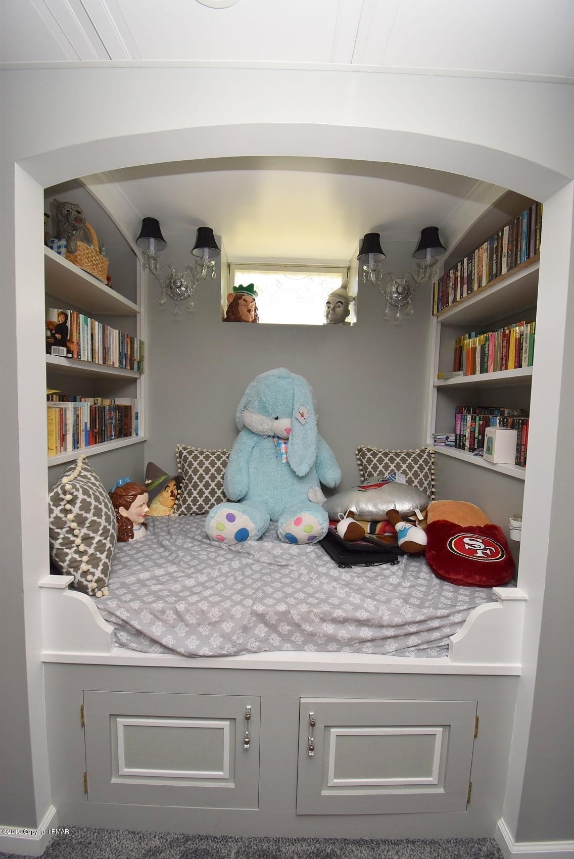 2390 Mountain Road Stroudsburg, PA 18360 - Photo 61 of 78 14 Lower Level (5)