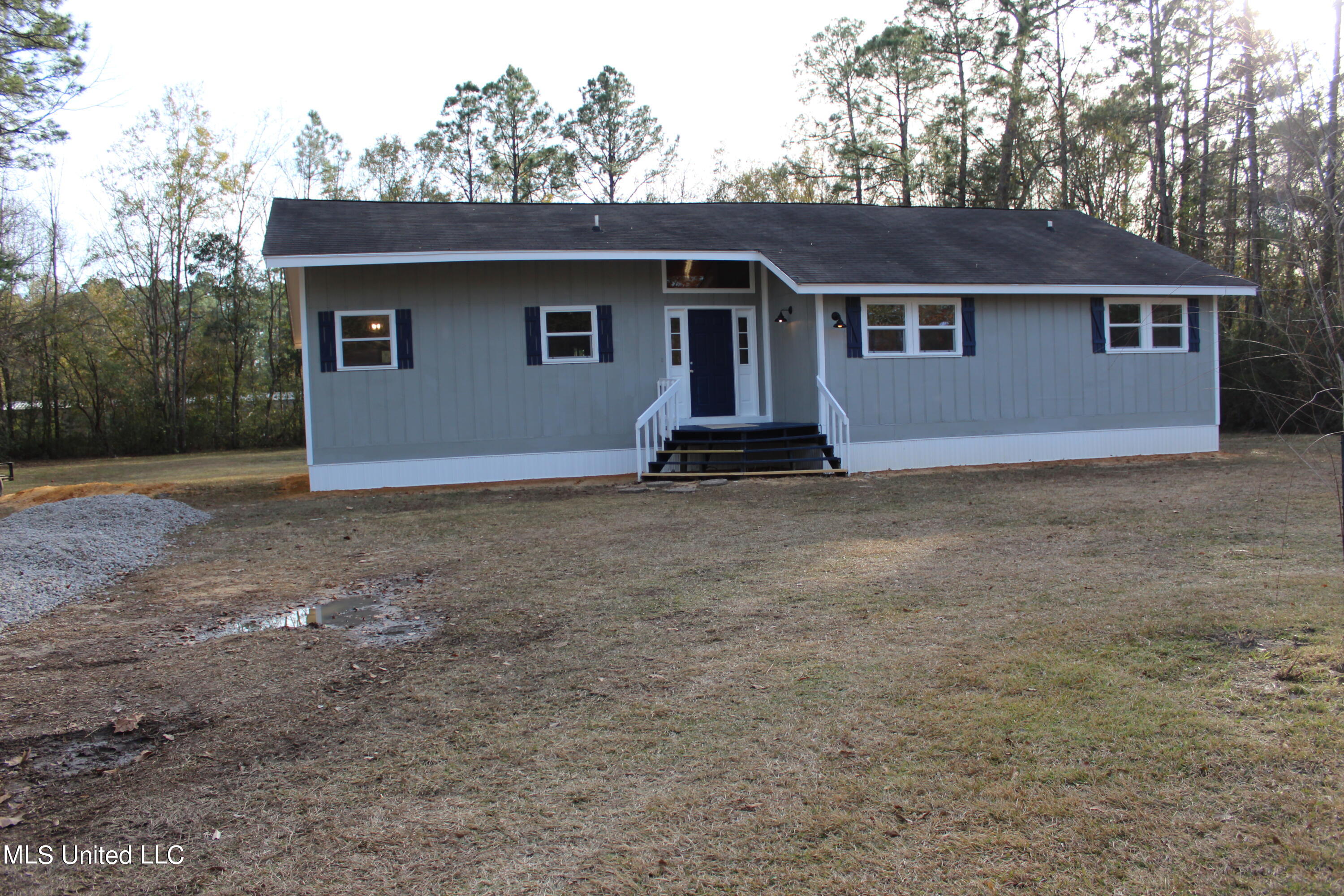 1719 Laurelglen Road Gautier, MS 39553 - Photo 1 of 34 IMG_0859