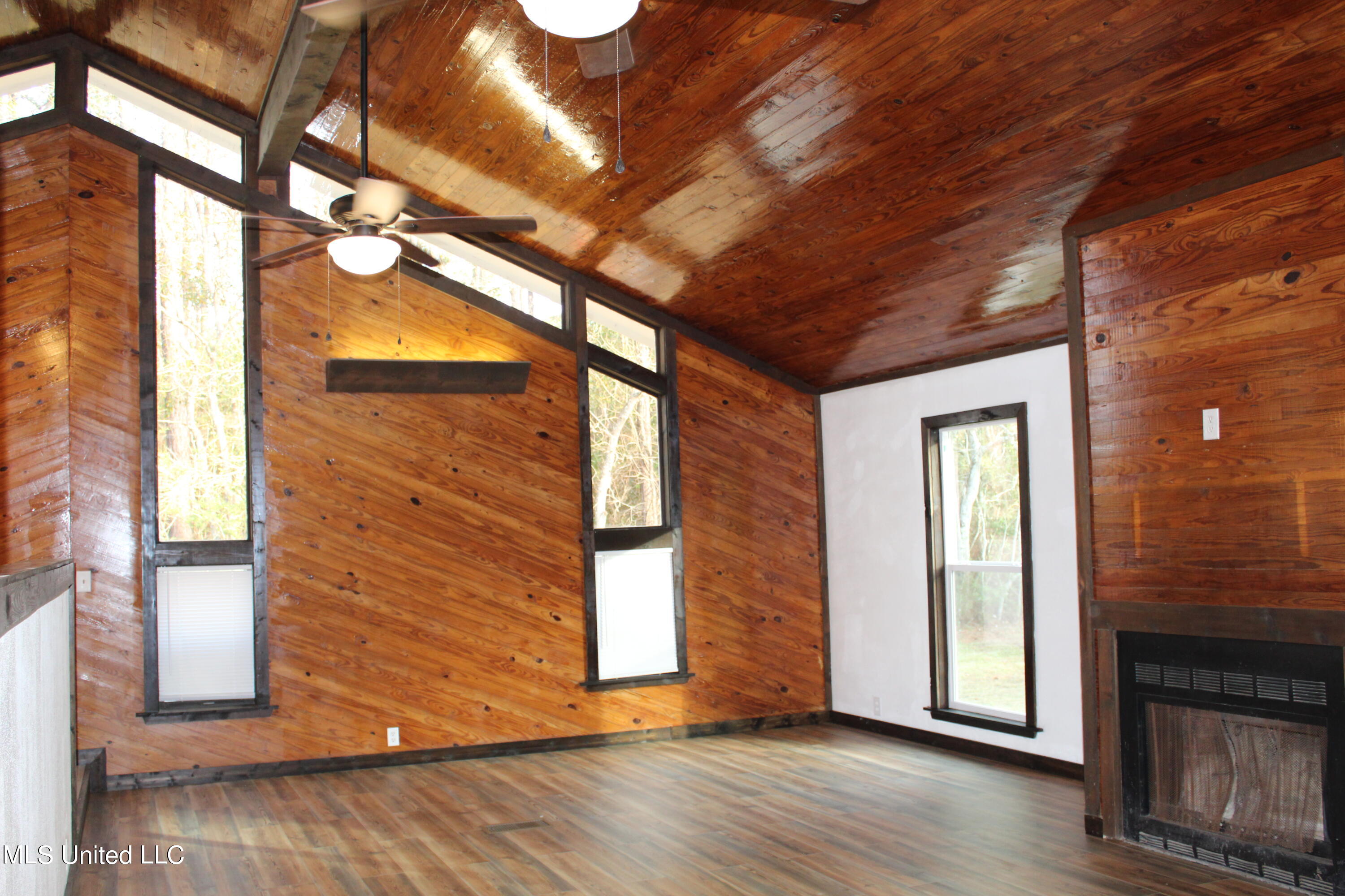 1719 Laurelglen Road Gautier, MS 39553 - Photo 14 of 34 IMG_0915