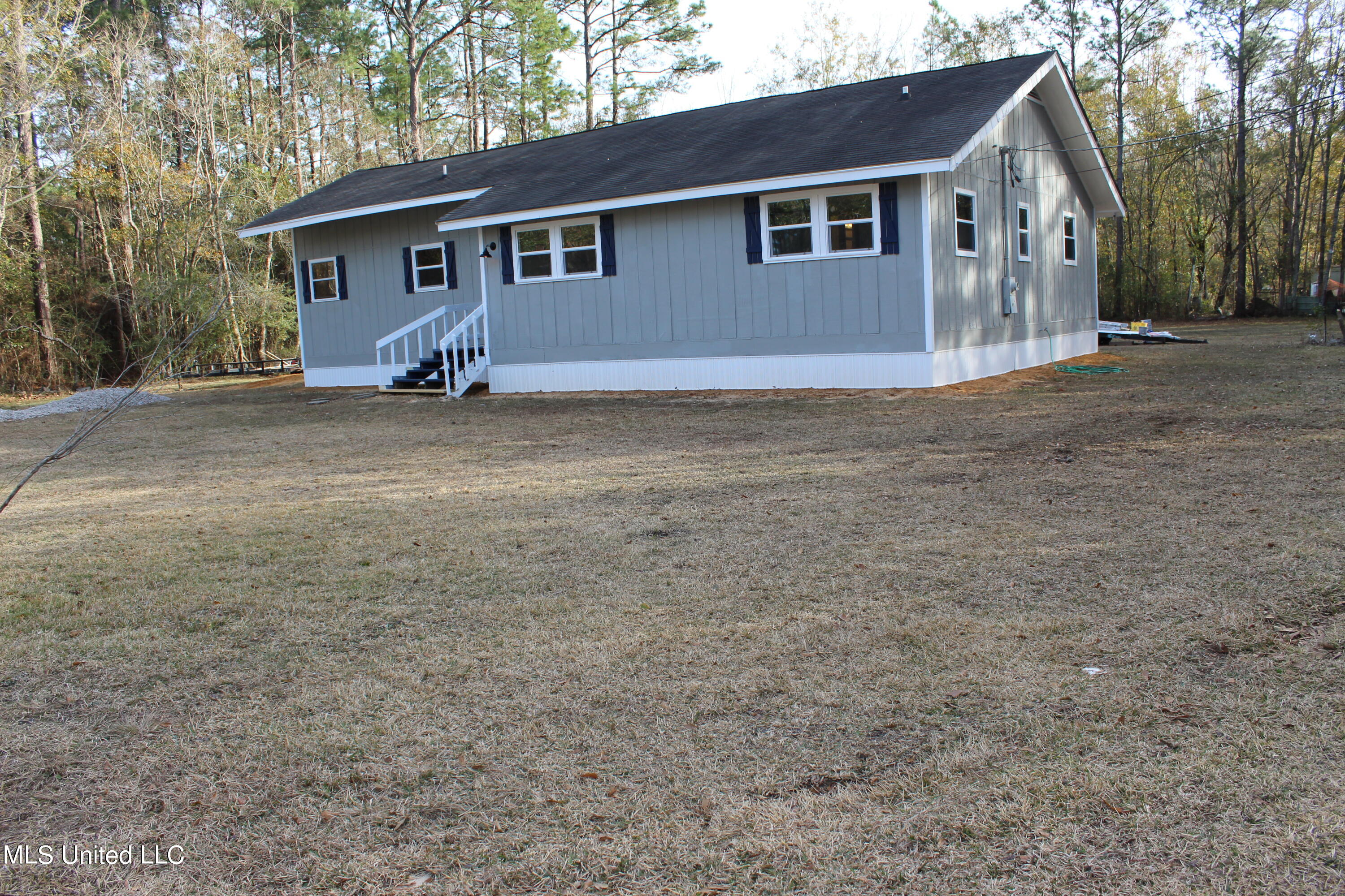 1719 Laurelglen Road Gautier, MS 39553 - Photo 2 of 34 IMG_0865