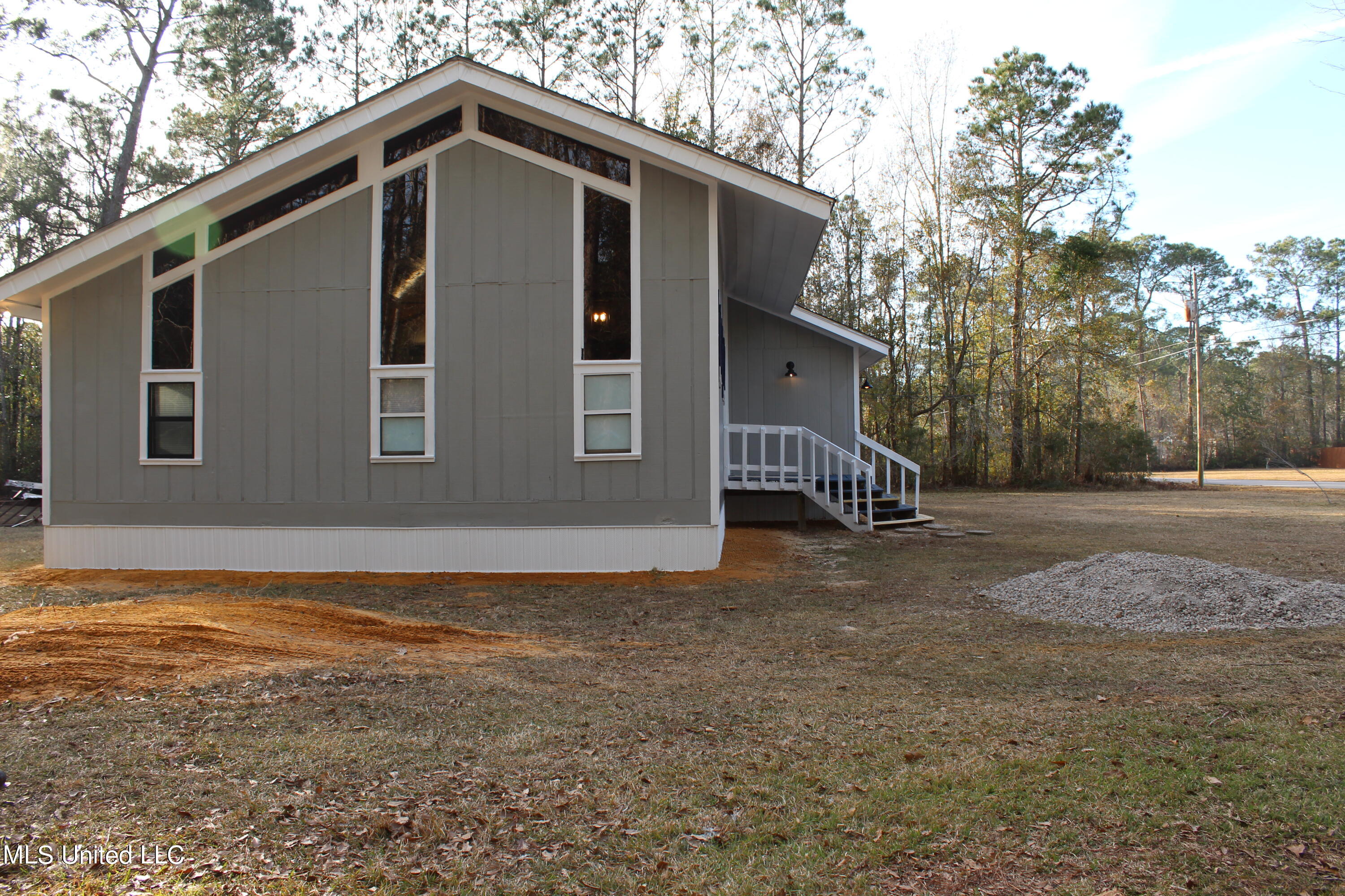 1719 Laurelglen Road Gautier, MS 39553 - Photo 5 of 34 IMG_0880