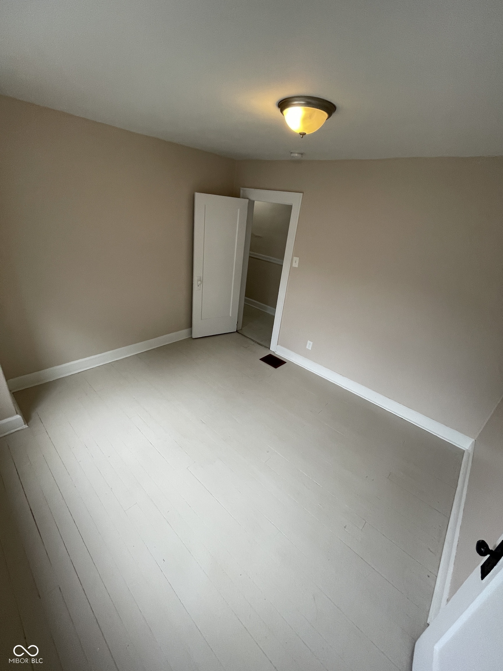 815 North Riley Avenue Indianapolis, IN 46201 - Photo 13 of 15