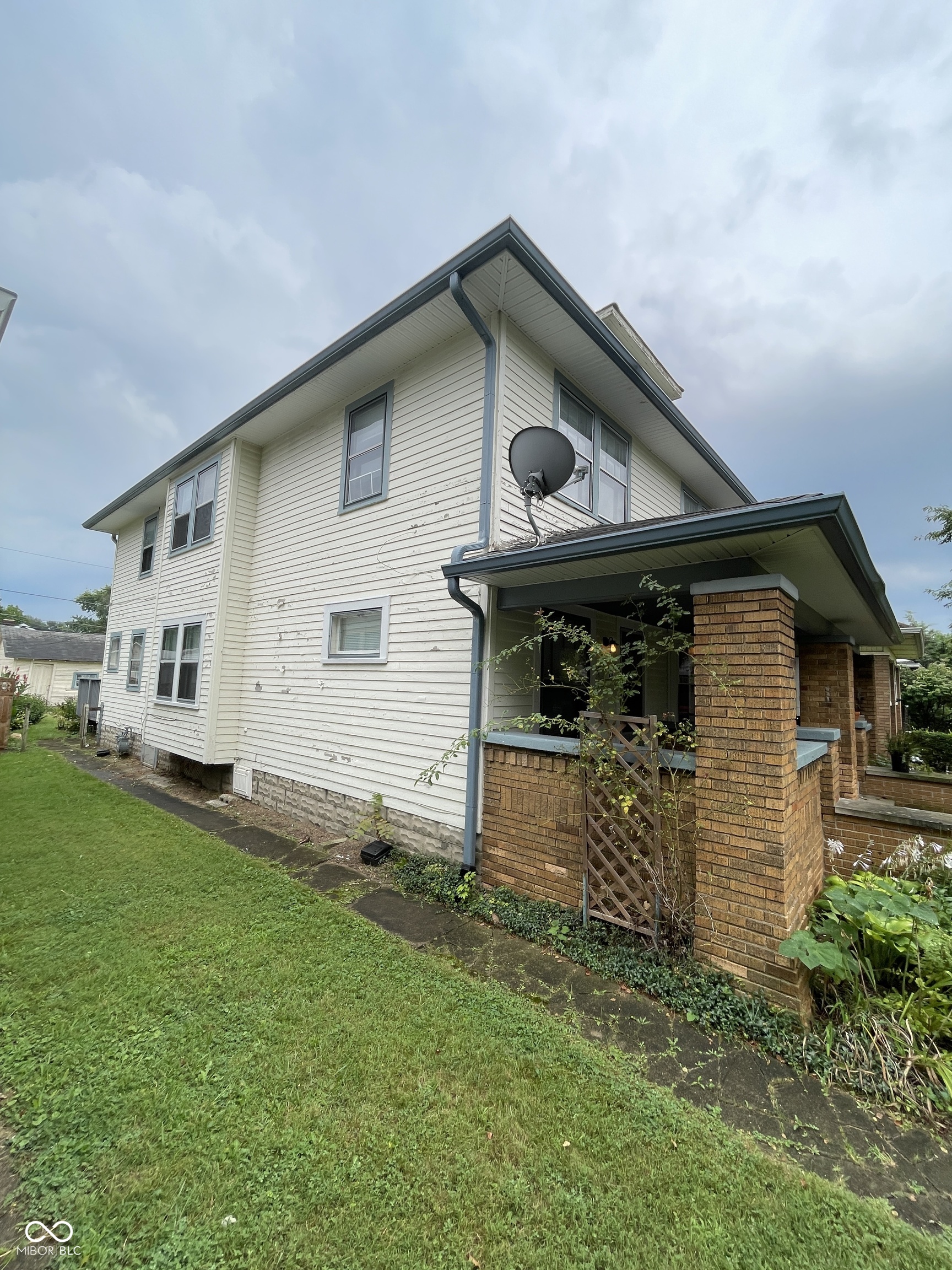 815 North Riley Avenue Indianapolis, IN 46201 - Photo 2 of 15