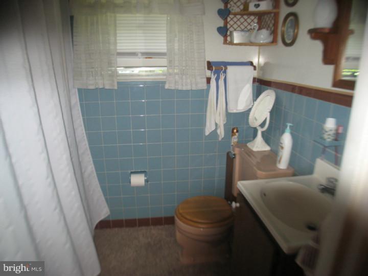 536 Midtown Road Chalfont, PA 18914 - Photo 17 of 23 Bathroom