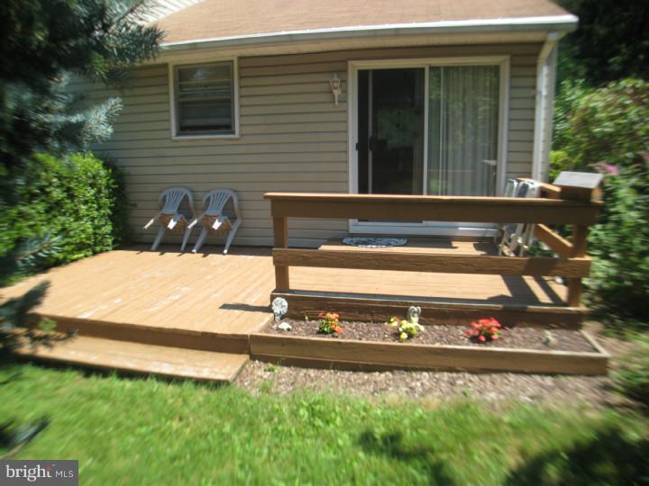 536 Midtown Road Chalfont, PA 18914 - Photo 20 of 23 Deck
