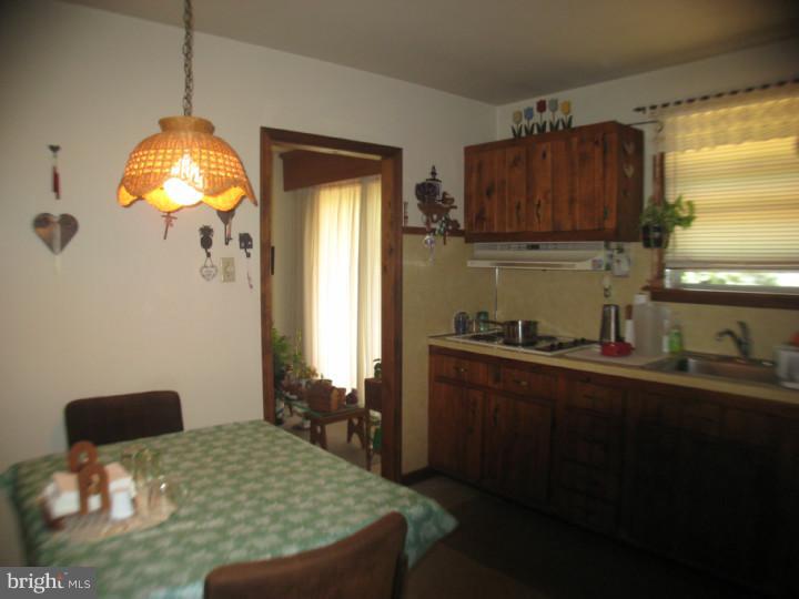 536 Midtown Road Chalfont, PA 18914 - Photo 10 of 23 Kitchen