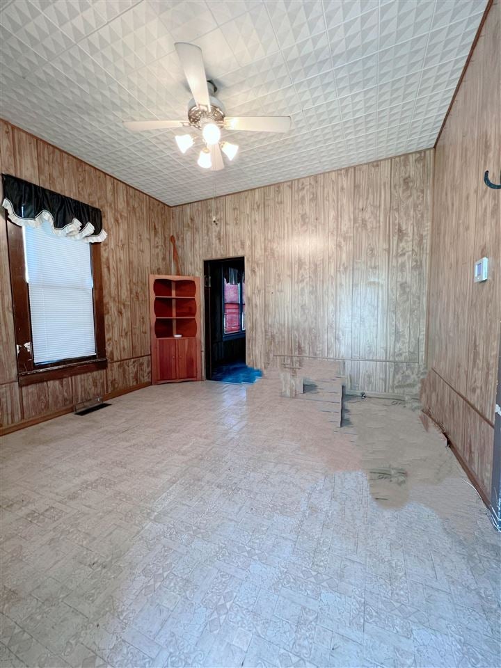 820 Cedar Street Perry, OK 73077 - Photo 3 of 9 Gallery Image 3