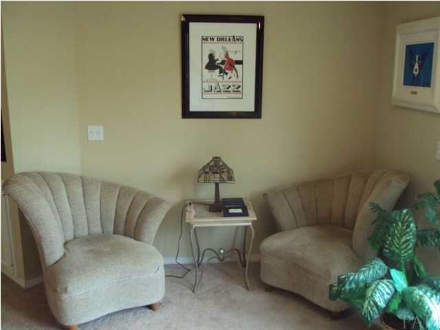 8344 Sphere Way Pensacola, FL 32514 - Photo 9 of 14 Sitting are off livnig area