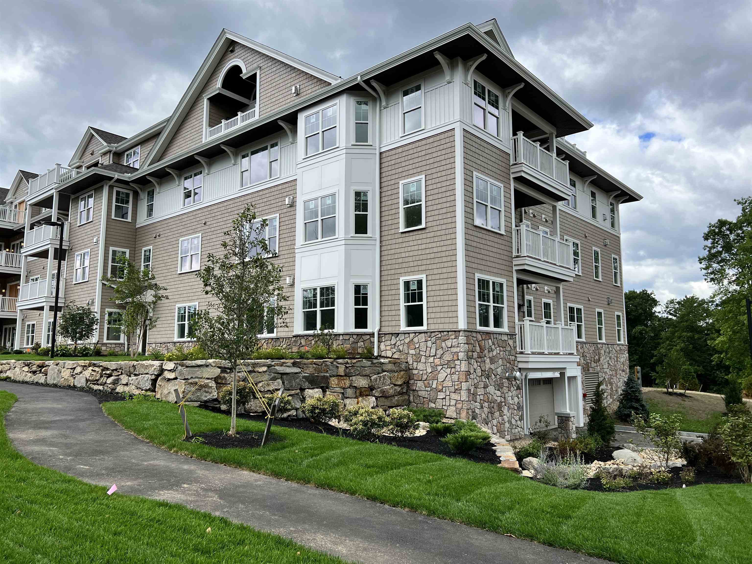 7 Longview Drive, Unit 102 Atkinson, NH 03811 - Photo 2 of 29