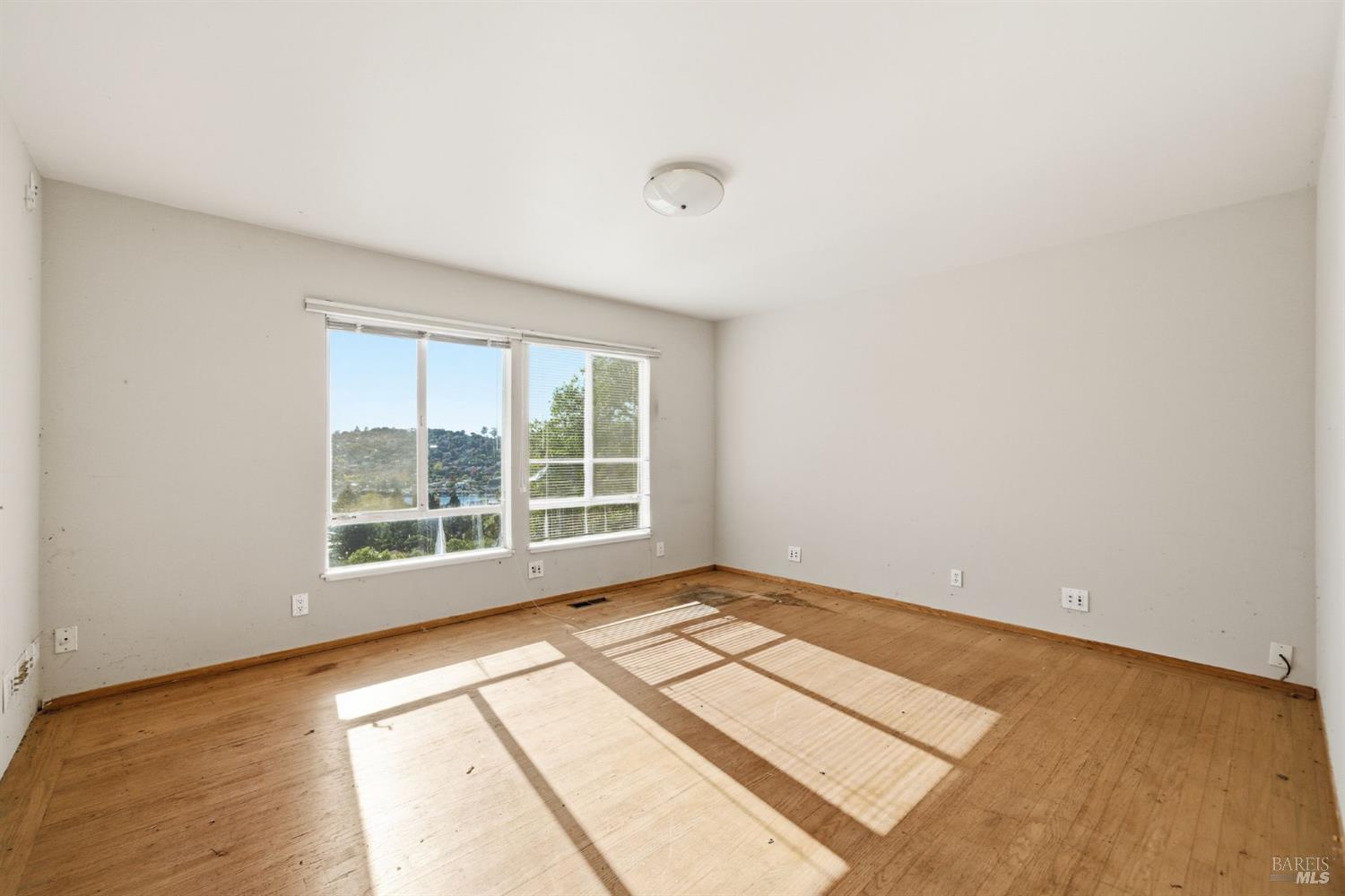 101 Round Hill Road Tiburon, CA 94920 - Photo 19 of 22 an empty room with a window
