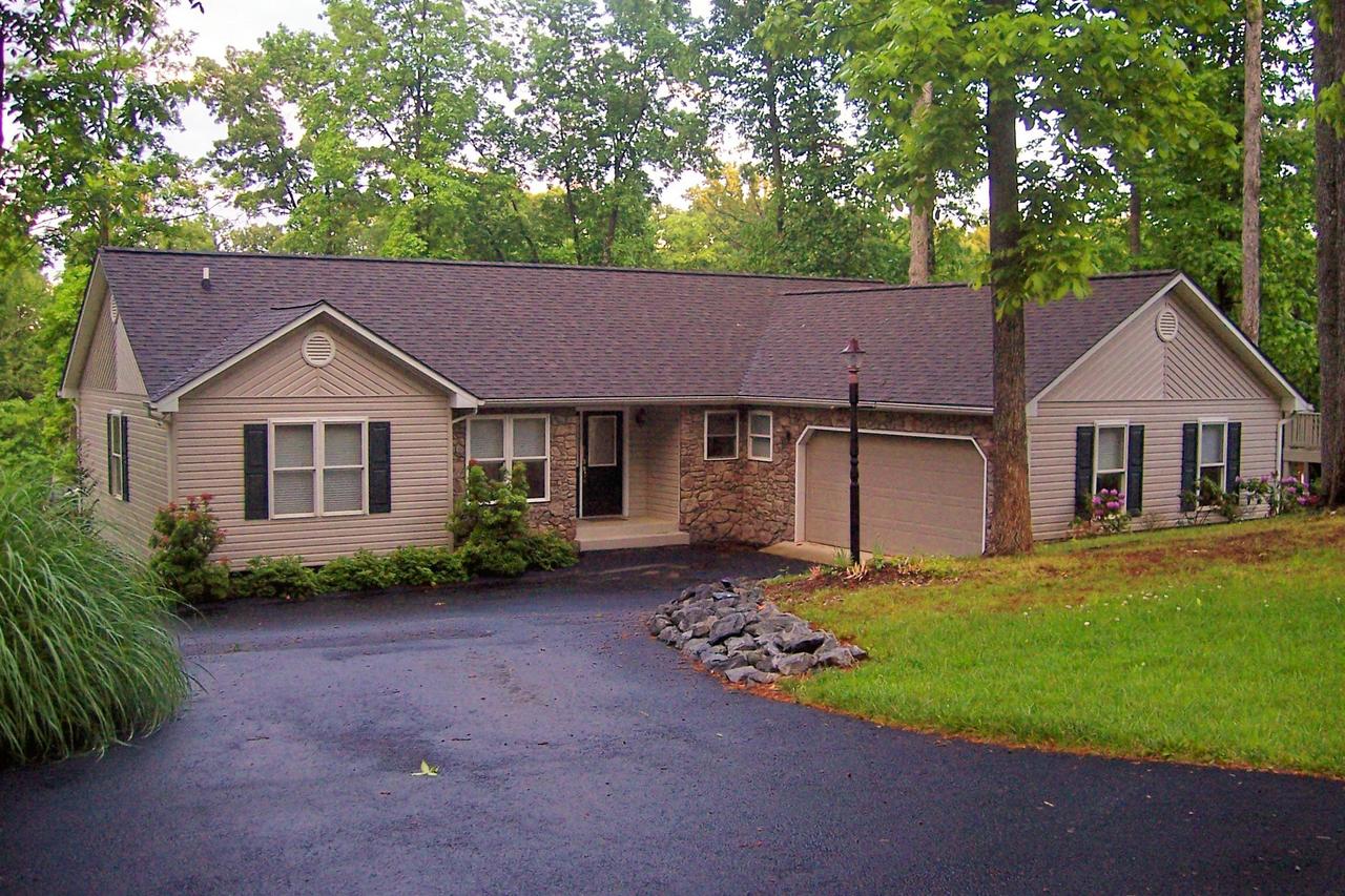 350 Woodbrook Road Moneta, VA 24121 - Photo 1 of 11 Front of house with garage