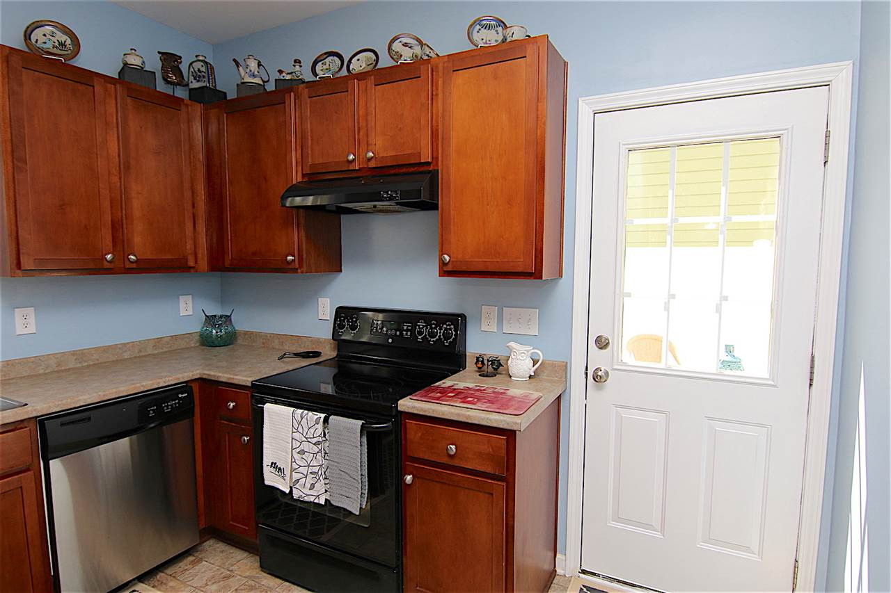 15 Scotch Bonnet Ridge Clayton, NC 27520 - Photo 13 of 25 Kitchen