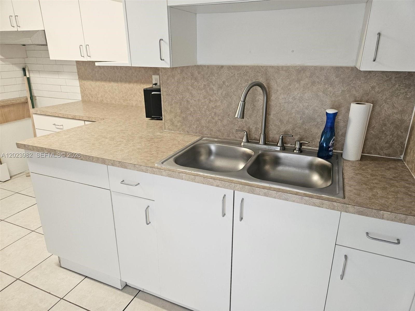 15320 Southwest 305th Street Homestead, FL 33033 - Photo 13 of 28
