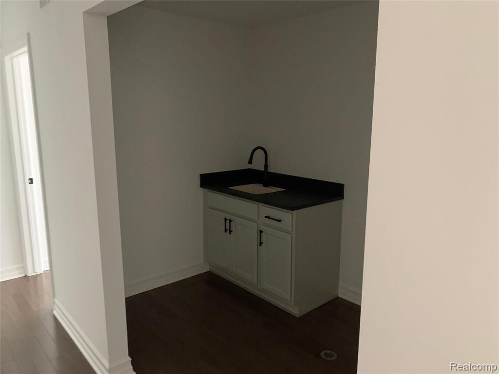 6103 Sheldon Road Rochester Hills, MI 48306 - Photo 18 of 20