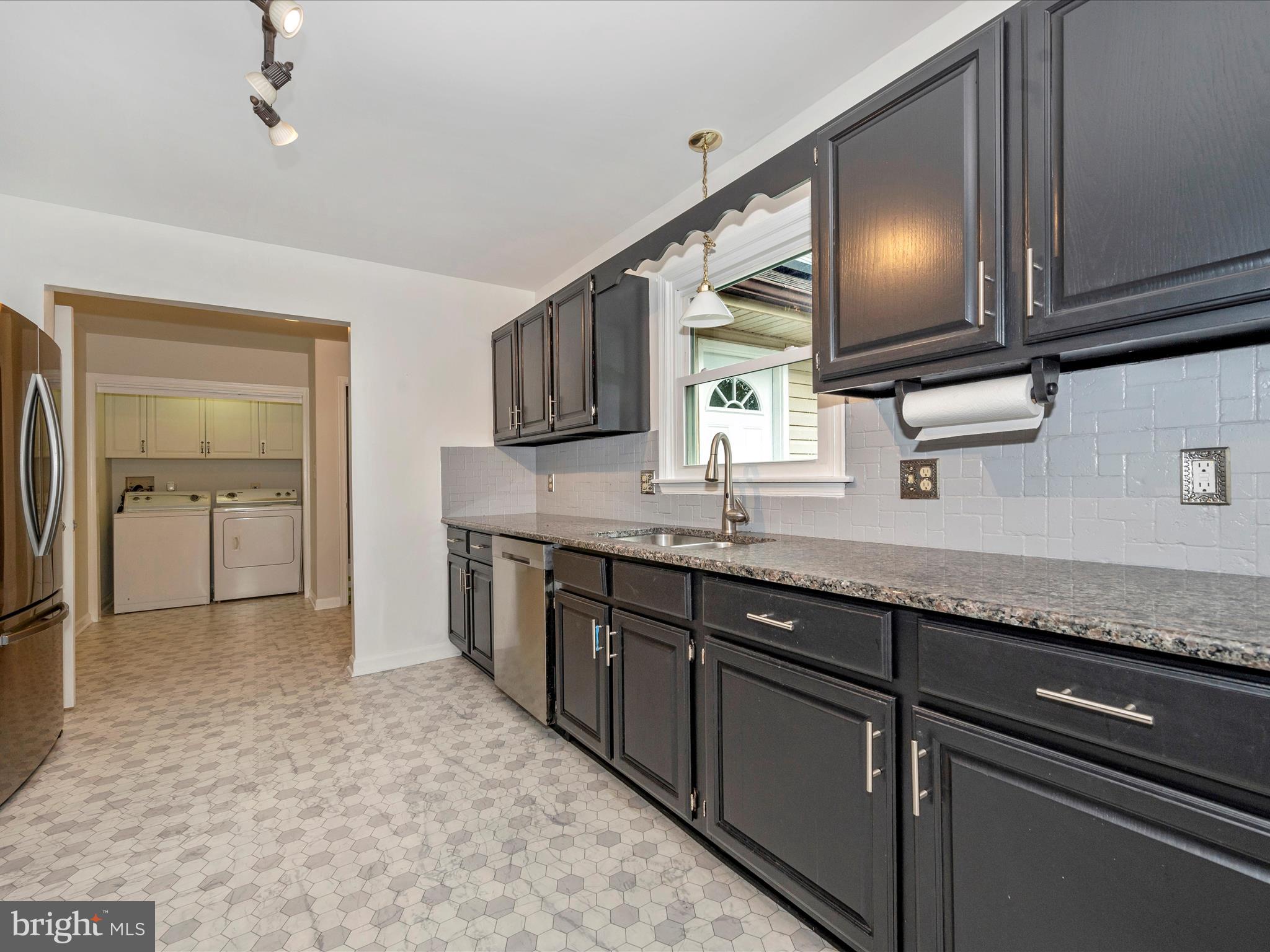 1813 Winston Drive Hagerstown, MD 21740 - Photo 12 of 57 Kitchen