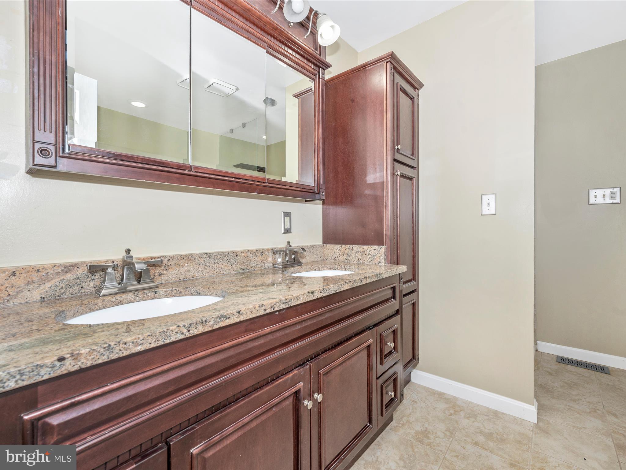 1813 Winston Drive Hagerstown, MD 21740 - Photo 21 of 57 Primary Bathroom