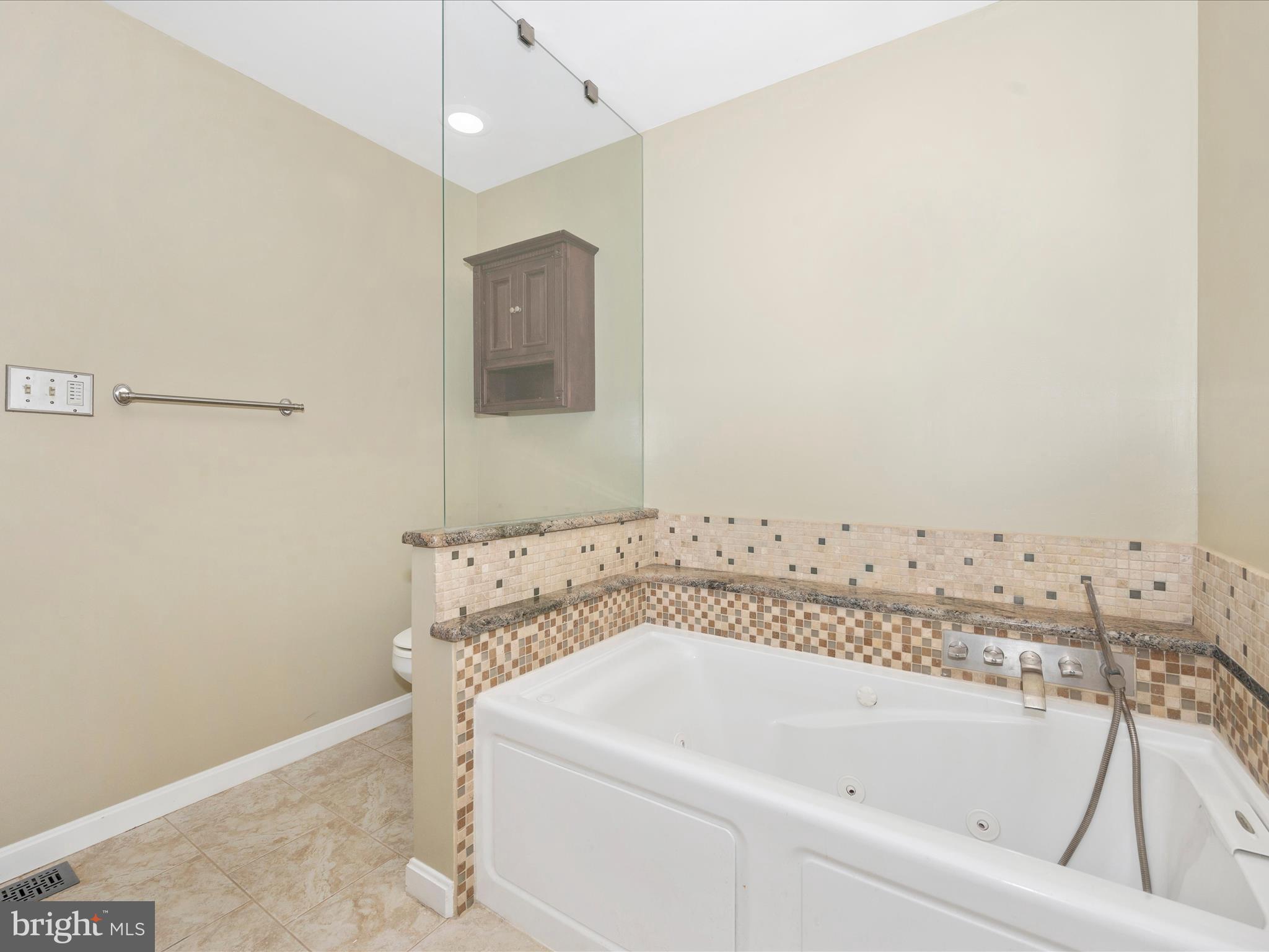 1813 Winston Drive Hagerstown, MD 21740 - Photo 22 of 57 Primary Bathroom