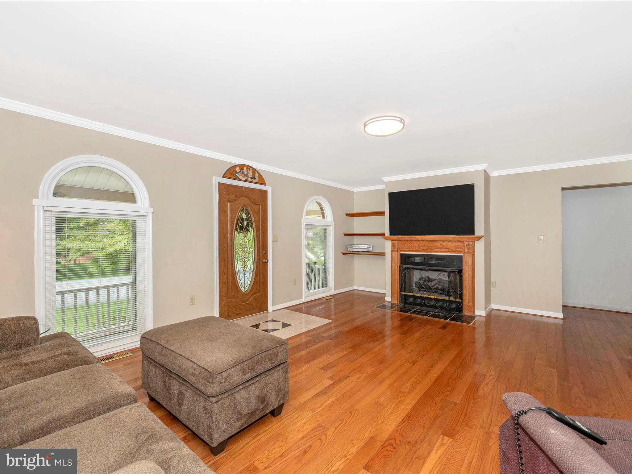 1813 Winston Drive Hagerstown, MD 21740 - Photo 3 of 57 Living Room