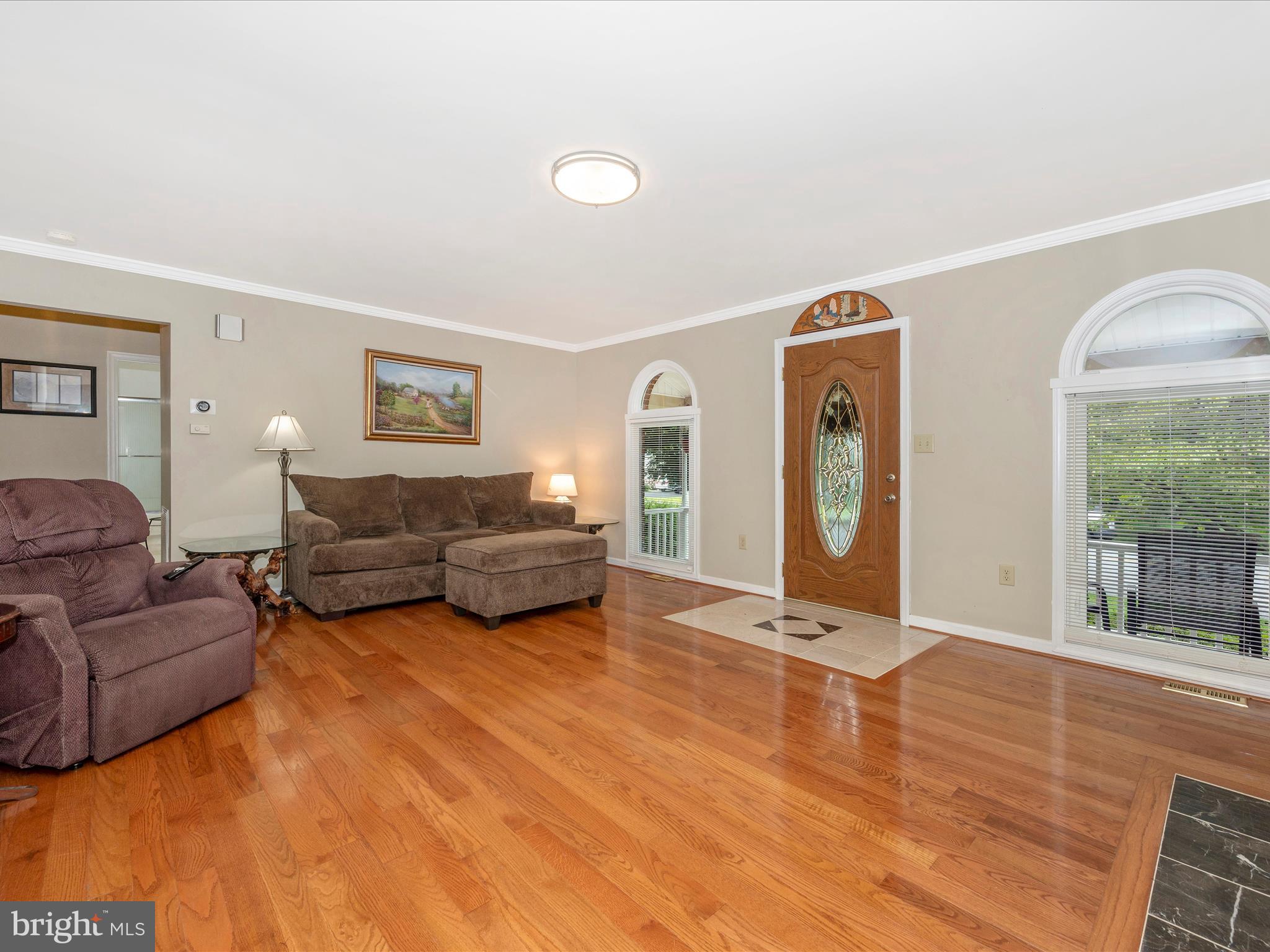 1813 Winston Drive Hagerstown, MD 21740 - Photo 4 of 57 Living Room