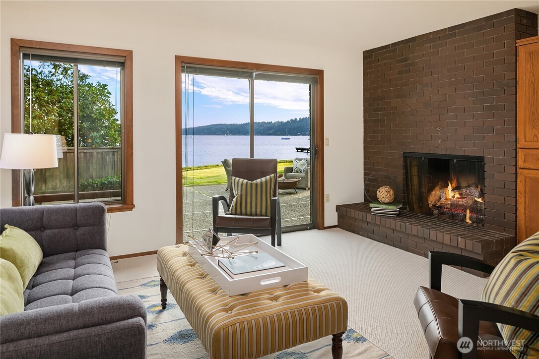 11055 Southeast Lake Road Bellevue, WA 98004 - Photo 11 of 20