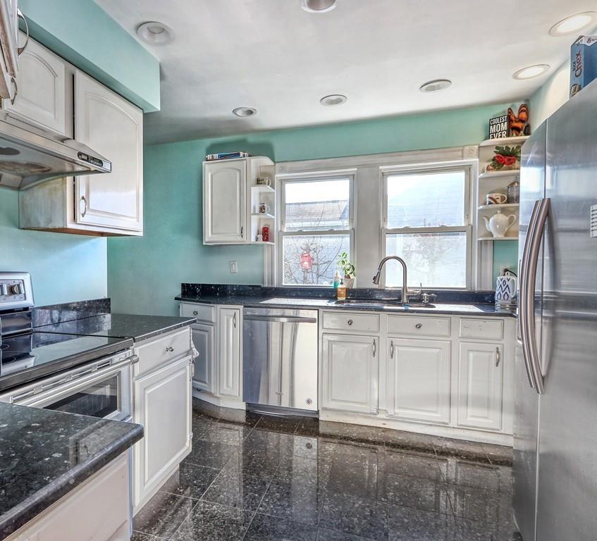 46 Mayflower Road Quincy, MA 02171 - Photo 4 of 28 Gallery Image 4