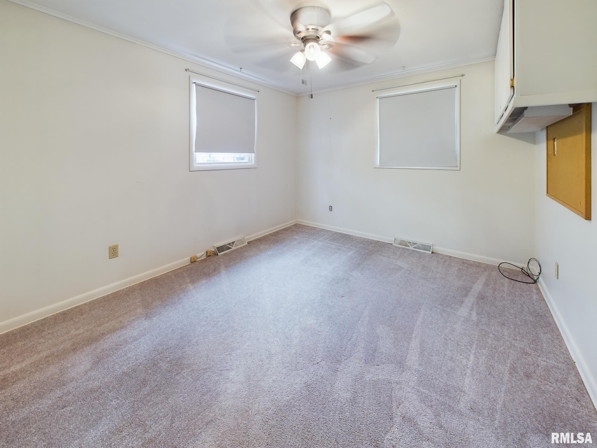 13985 Harris Road Athens, IL 62613 - Photo 7 of 17 Gallery Image 7