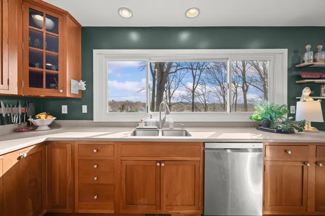 $749,000 | 2511 Riverwood Terrace, St. Joseph, MI 49085